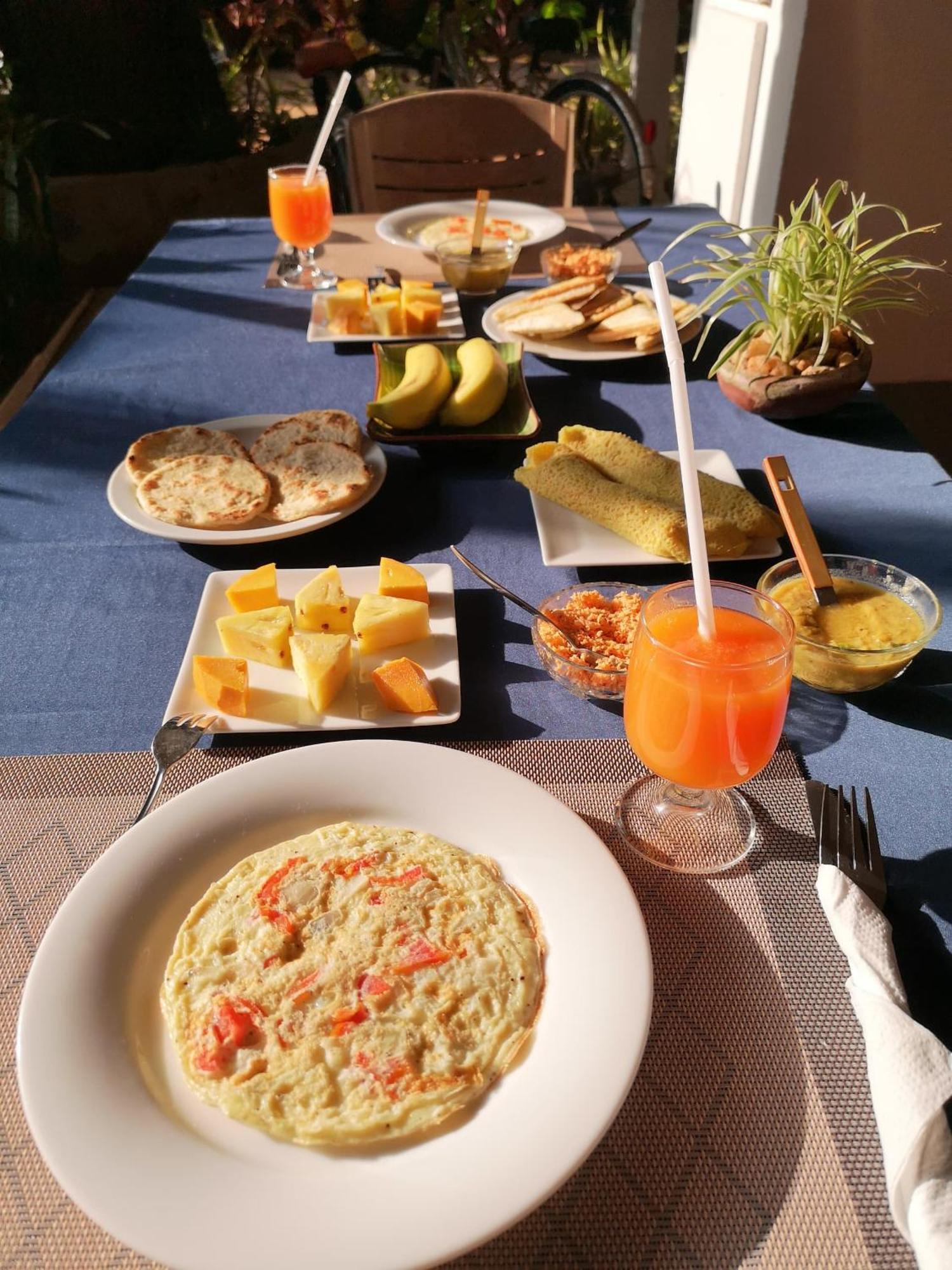 Goalma Family Holiday Resort & Restaurant Анурадхапура Екстериор снимка