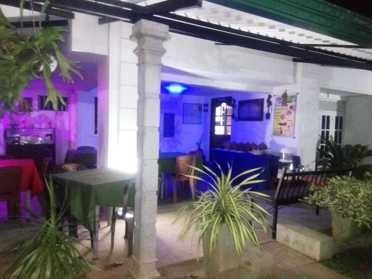 Goalma Family Holiday Resort & Restaurant Анурадхапура Екстериор снимка